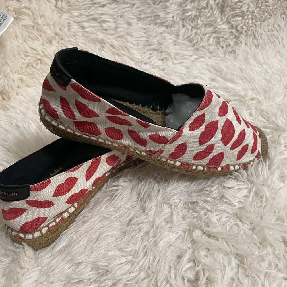 Saint Laurent Women's Lip Print Canvas Espadrille Flats